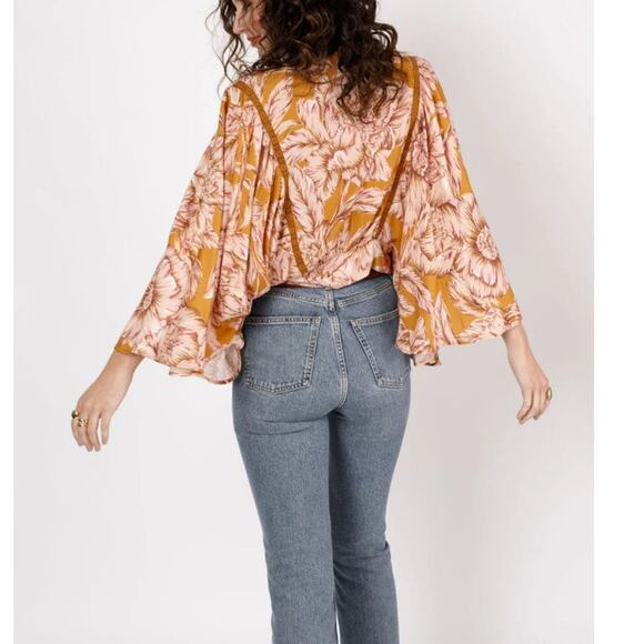 BAND OF THE FREE LIBBY GOLD FLORAL BELL SLEEVE CROP TOP XS-NEW - Picture 2 of 7